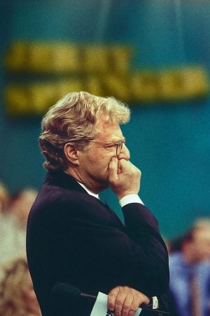 Jerry Springer: Đấm Đá, Camera, Diễn